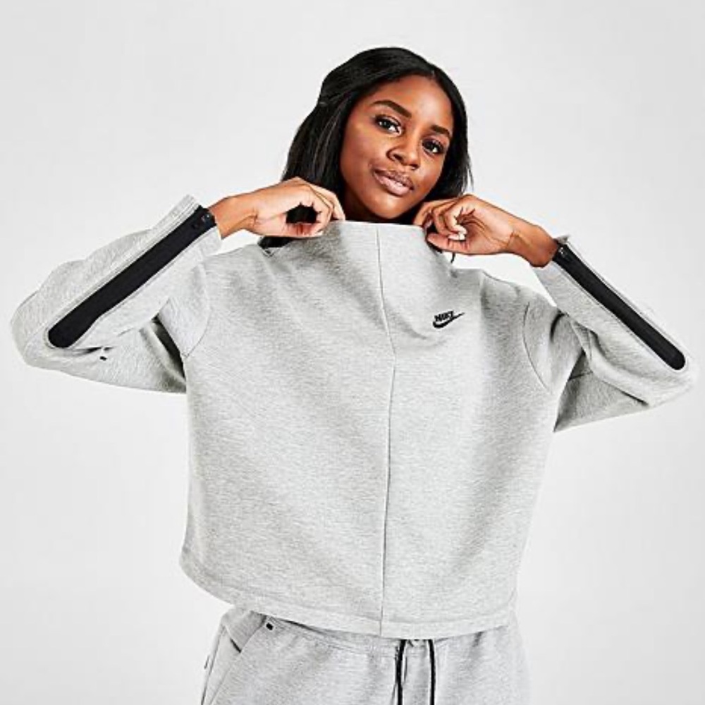 NEW Nike Tech Fleece Crew Sweatshirt in Grey, Size XS